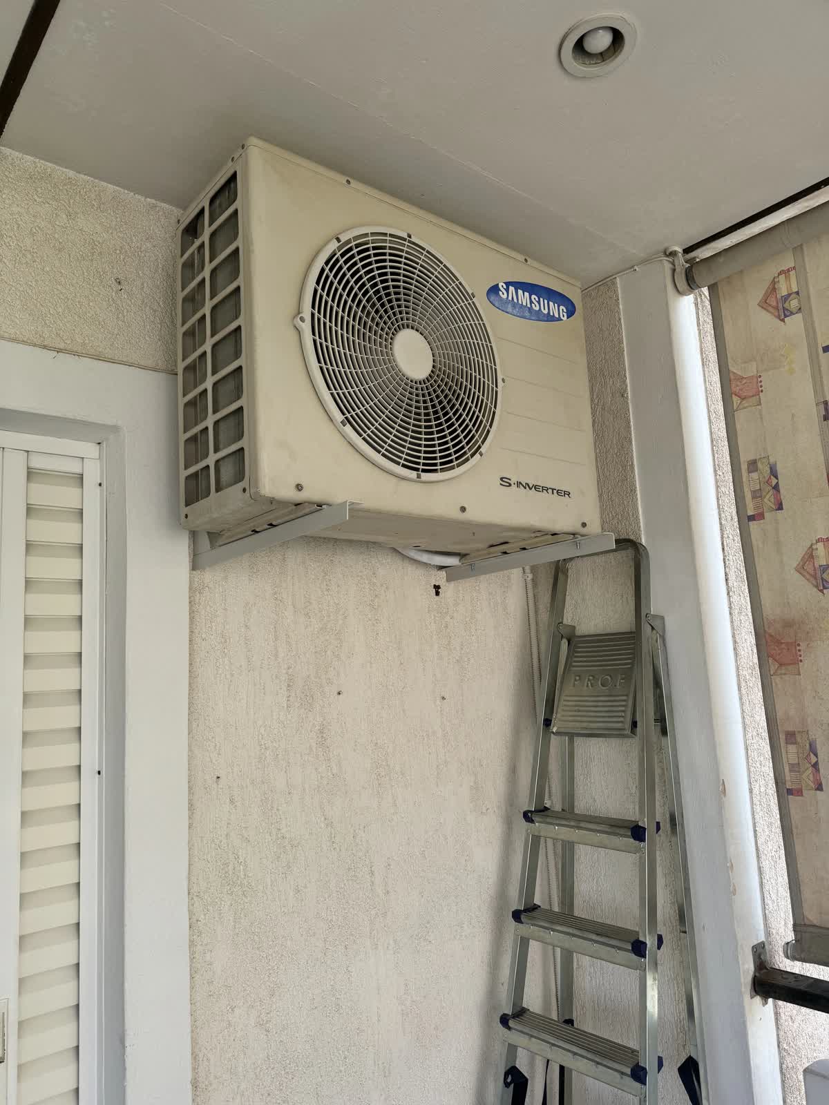 Επισκευή εξωτερικής μονάδας